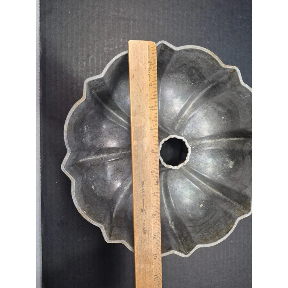 Vintage Nordic Ware Bundt Fluted Tube Pan Cast Aluminum 12 Cup Made in USA